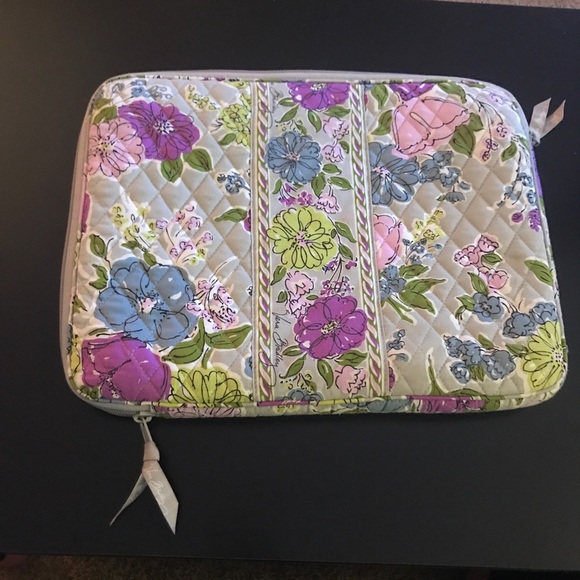 NWOT VERA BRADLEY padded laptop case - Picture 1 of 4